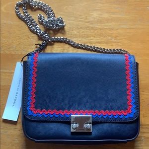 Loeffler Randall puede